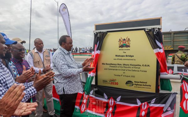 Uhuru launches the new Makupa bridge