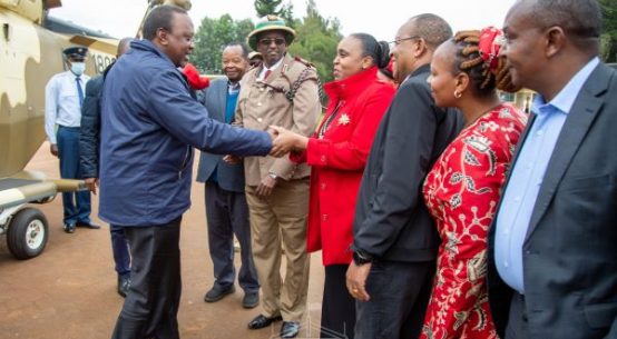 Uhuru commissions development projects in central region