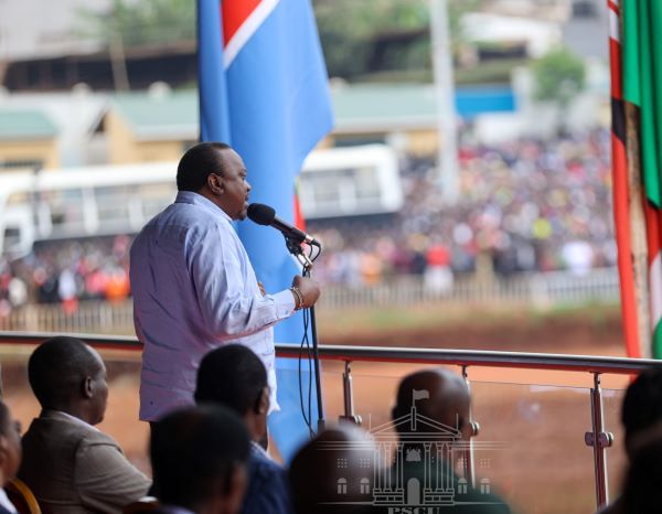 Uhuru urges Kenyans to move peacefully into the Election